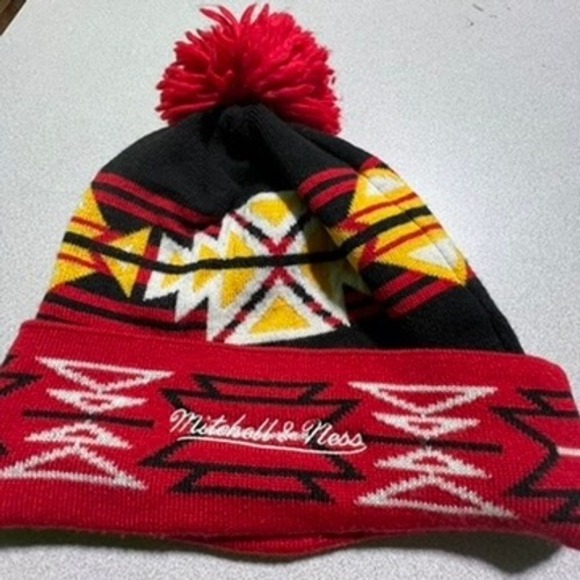 Mitchell & Ness Atlanta Hawks Beanie Red Black Yellow Geometric Pom Hat KN50Z - Picture 2 of 9